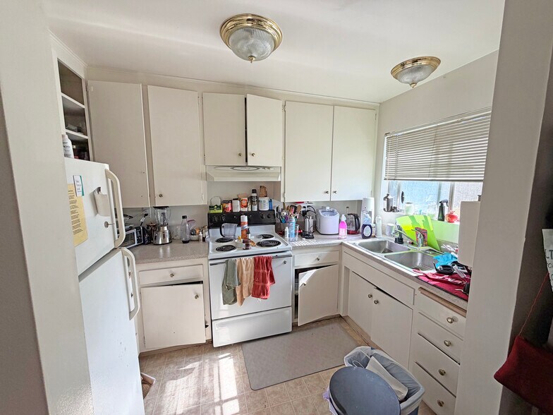 More Photos Of 2019 Bath St, Santa Barbara Apartments For Sale