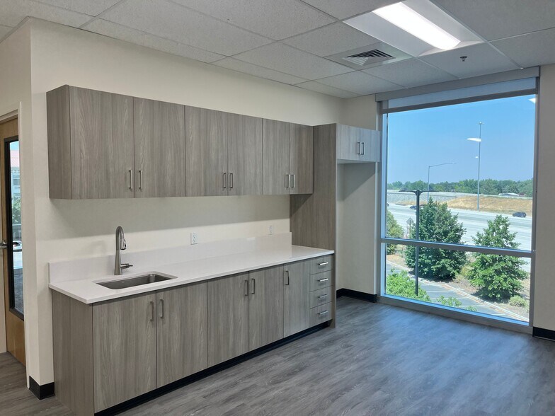 More Photos Of 1444 S Entertainment Ave, Boise Office For Lease