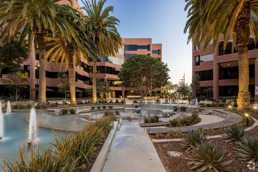 More Photos Of 3070 Bristol St, Costa Mesa Unknown For Lease