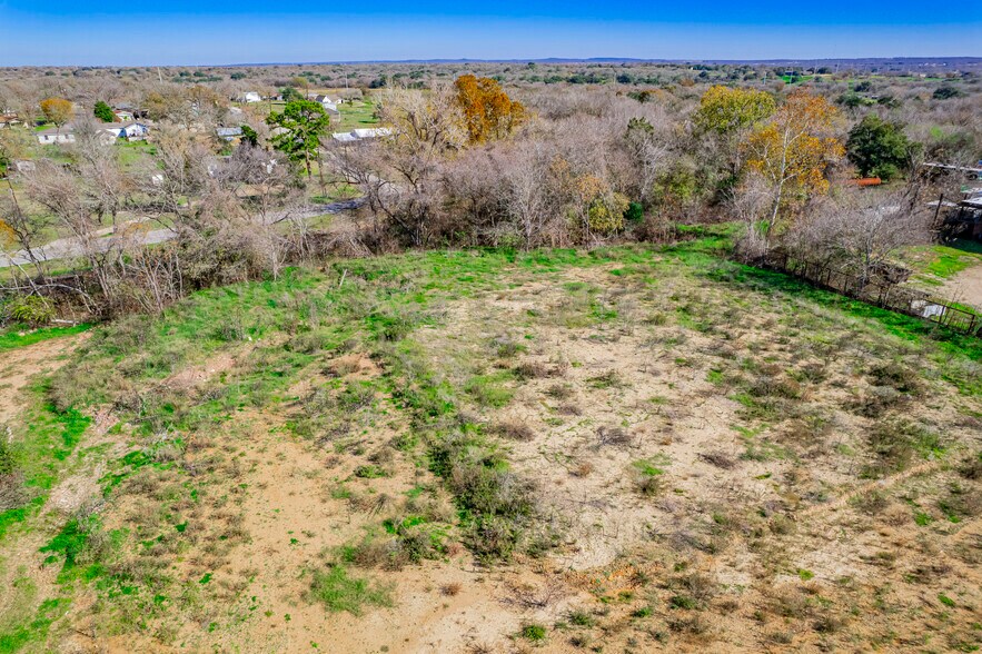 More Photos Of 1561 Pierce Street, Luling Land For Sale