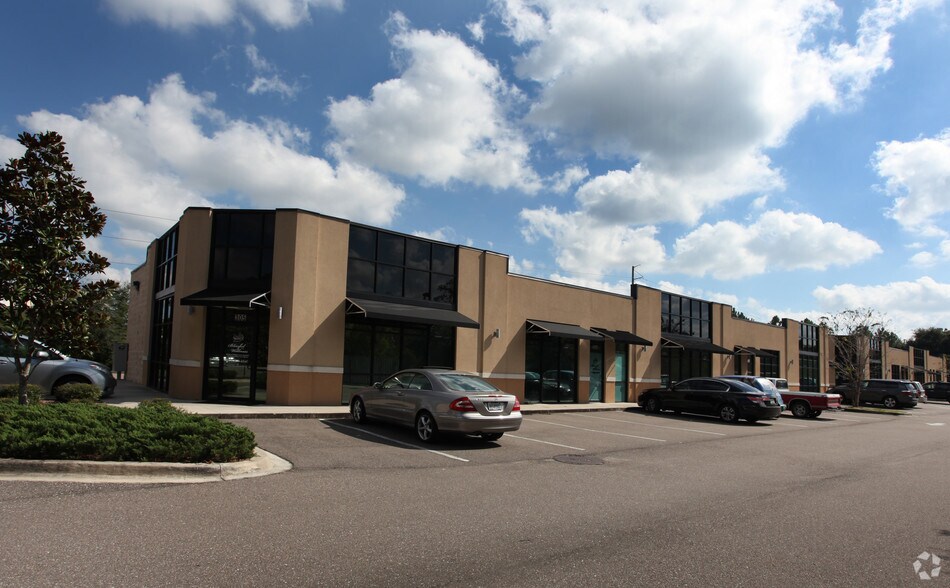 More Photos Of 9889 Gate Pky, Jacksonville Office For Lease