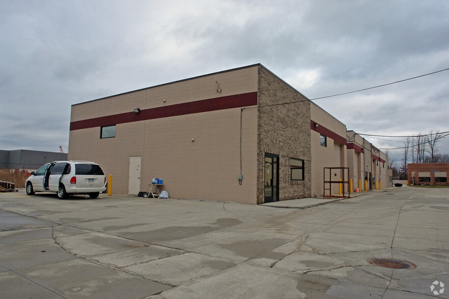 More Photos Of 13204-13254 W Star, Shelby Township Manufacturing For Lease