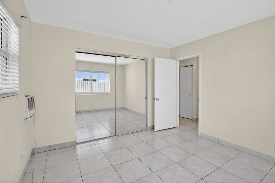 More Photos Of 4825 NE 23rd Ave, Fort Lauderdale Apartments For Sale