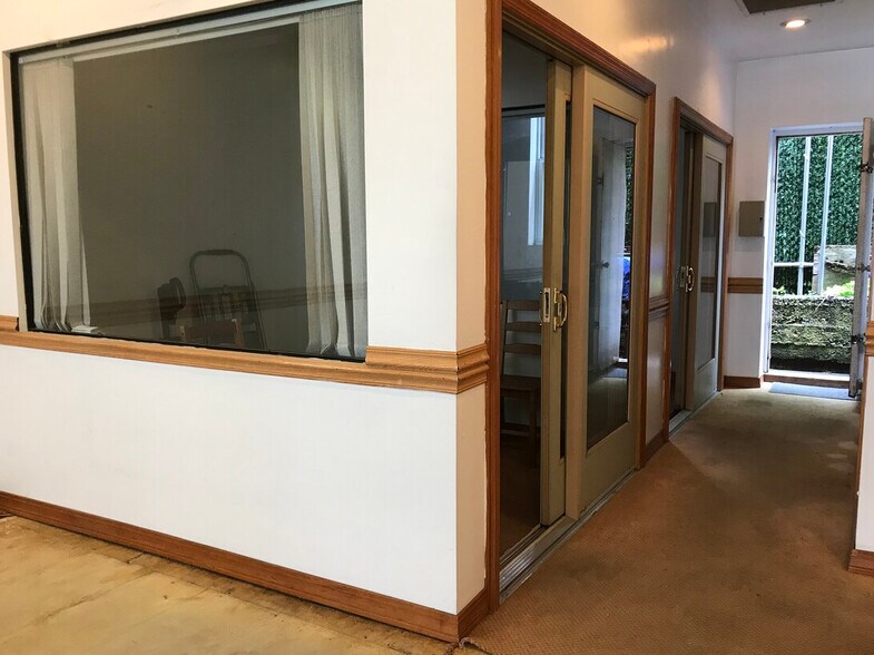 More Photos Of 5119 43rd Ave, Woodside Storefront Retail Residential For Lease