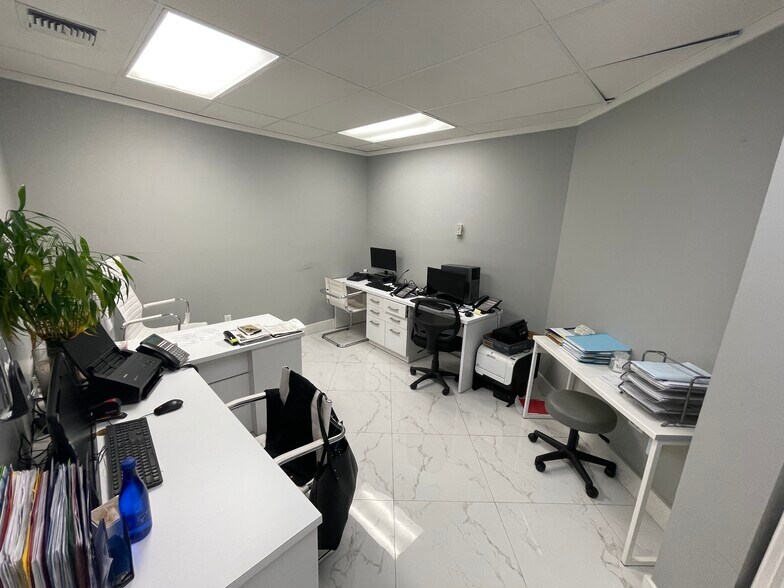 More Photos Of 1400 NE Miami Gardens Dr, Miami Medical For Lease