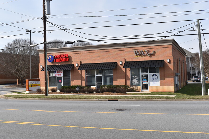 Primary Photo Of 2923 N Center St, Hickory Freestanding For Lease