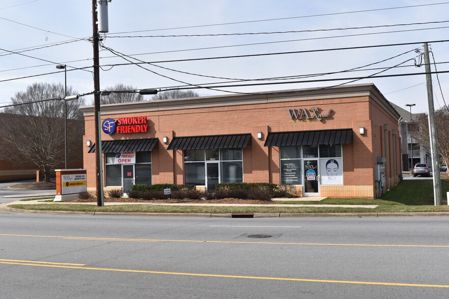 Primary Photo Of 2923 N Center St, Hickory General Retail For Lease