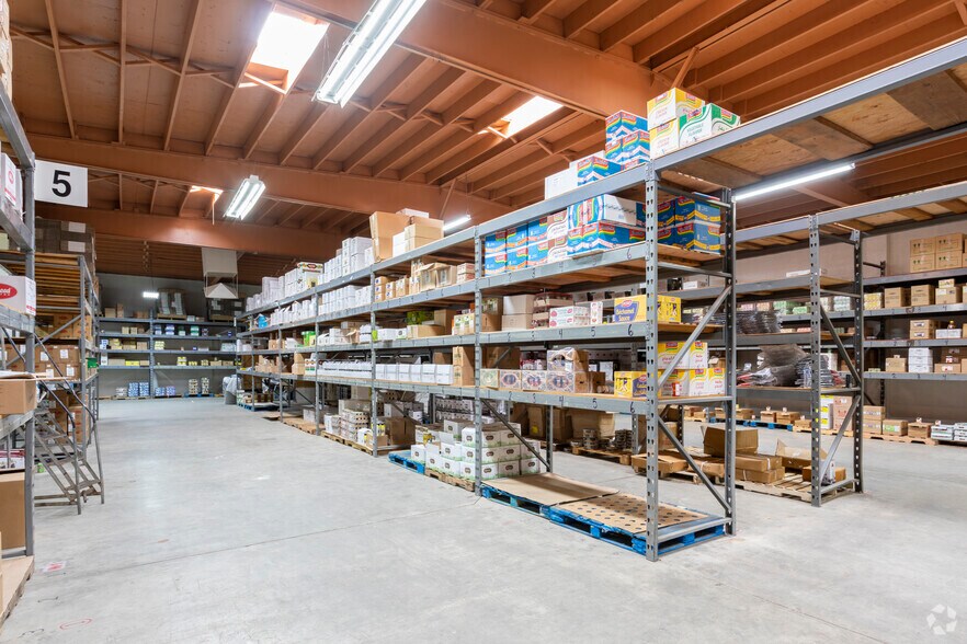 More Photos Of 1701 30th St, Bakersfield Freestanding For Sale