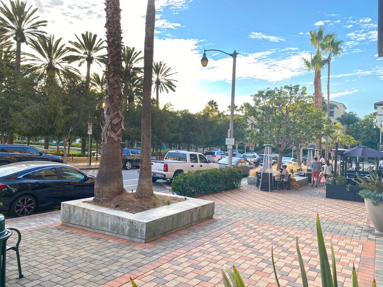 More Photos Of 6020 Seabluff Dr, Los Angeles Apartments For Lease