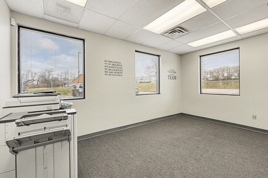 More Photos Of 599 Freedom Park Dr, Edgewood Medical For Lease