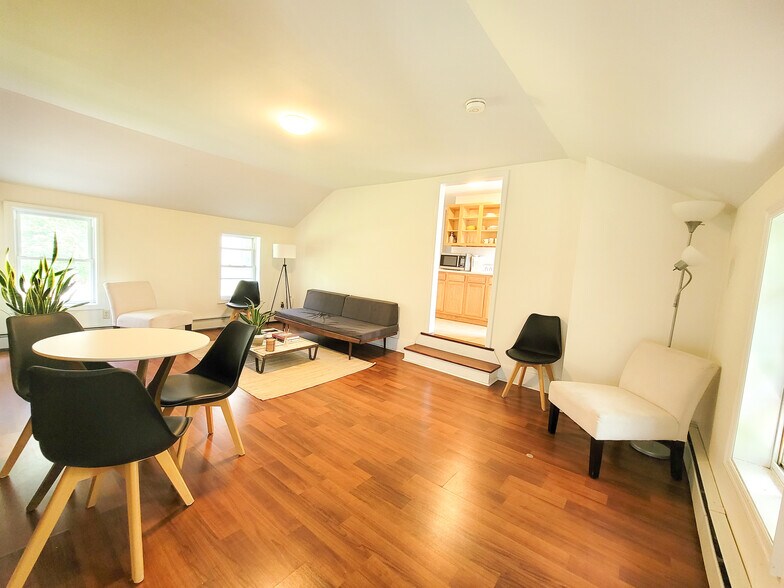 More Photos Of 134 Main St, Beacon Storefront Retail Residential For Lease