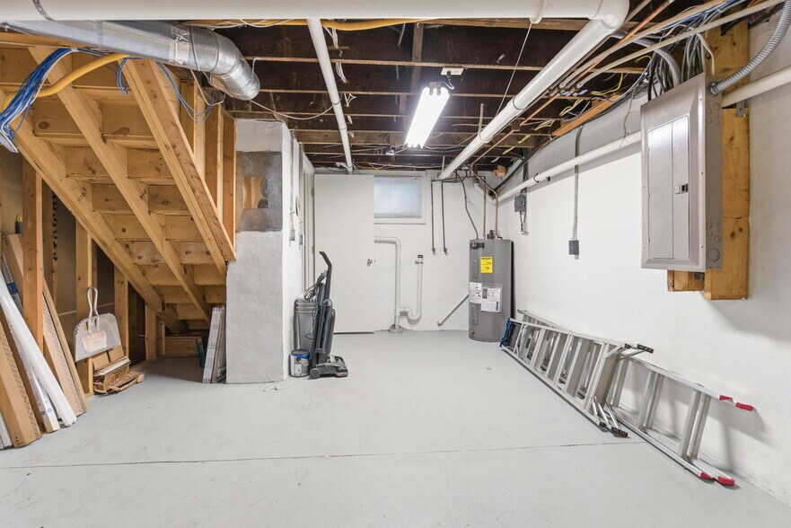 More Photos Of 3208 College Dr, Louisville Office For Sale