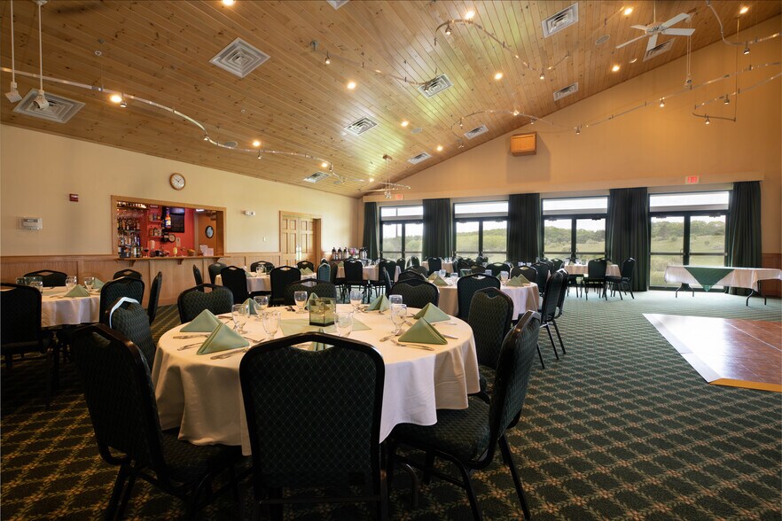 More Photos Of 11 Inn Rd, Hallowell Hospitality For Sale