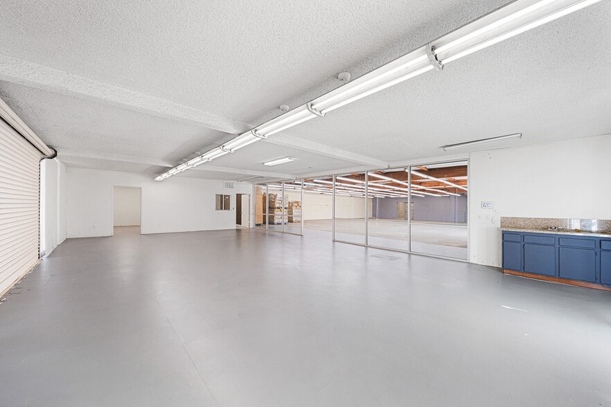 More Photos Of 372 N Mt. Vernon Ave, Colton Warehouse For Sale