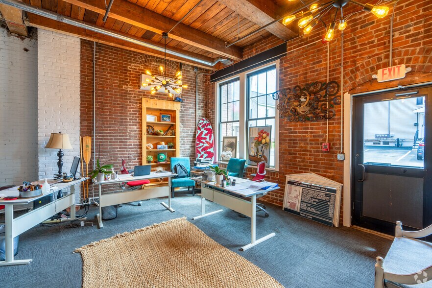 More Photos Of 43 Broad St, Hudson Flex For Lease