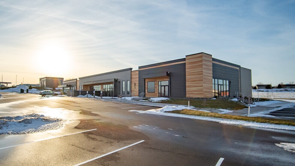 More Photos Of 3629 Sarah Pl NW, Rochester Storefront Retail Office For Lease