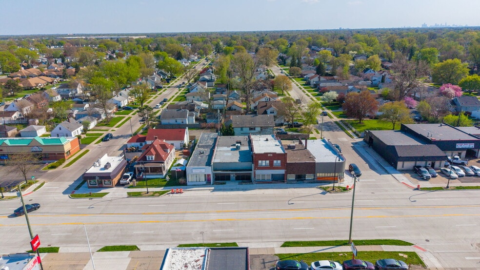 More Photos Of 16906 E Nine Mile Rd, Eastpointe Storefront For Sale