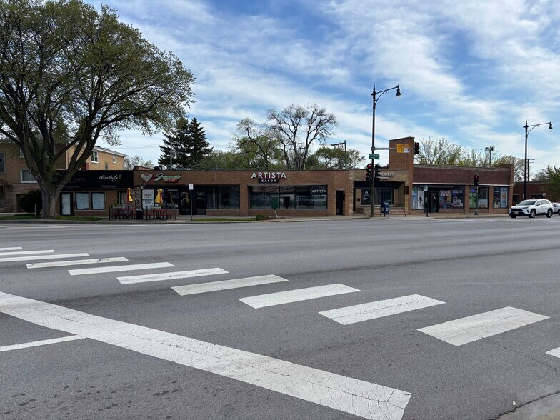 More Photos Of 4132-4138 W Peterson Ave, Chicago Storefront Retail Office For Lease