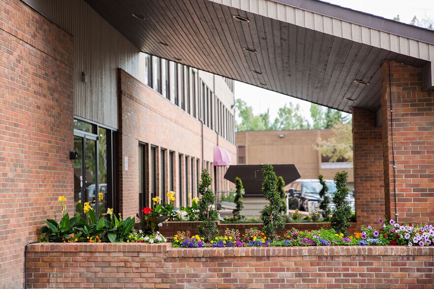 More Photos Of 259 Midpark Way SE, Calgary Medical For Lease