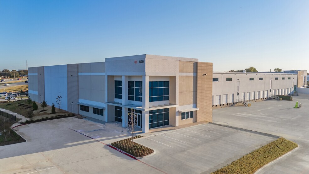 More Photos Of 500 W Vista Ridge Dr, Coppell Unknown For Lease