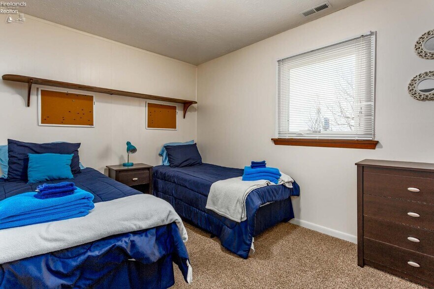 More Photos Of 5414 Homegardner Rd, Castalia Apartments For Sale