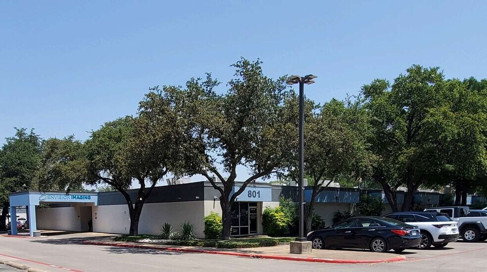 More Photos Of 801 W Road To Six Flags, Arlington Office For Lease