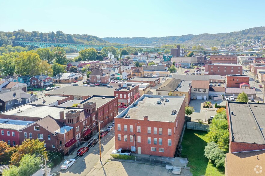 More Photos Of 300 Corbet St, Tarentum Storefront Retail Office For Lease