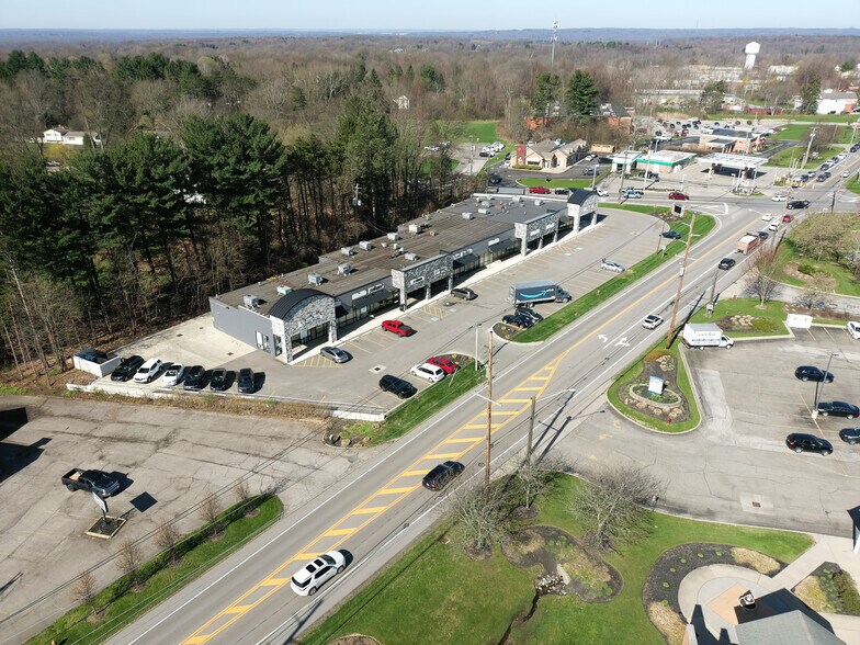 More Photos Of 8533-8559 E Washington St, Chagrin Falls Unknown For Lease