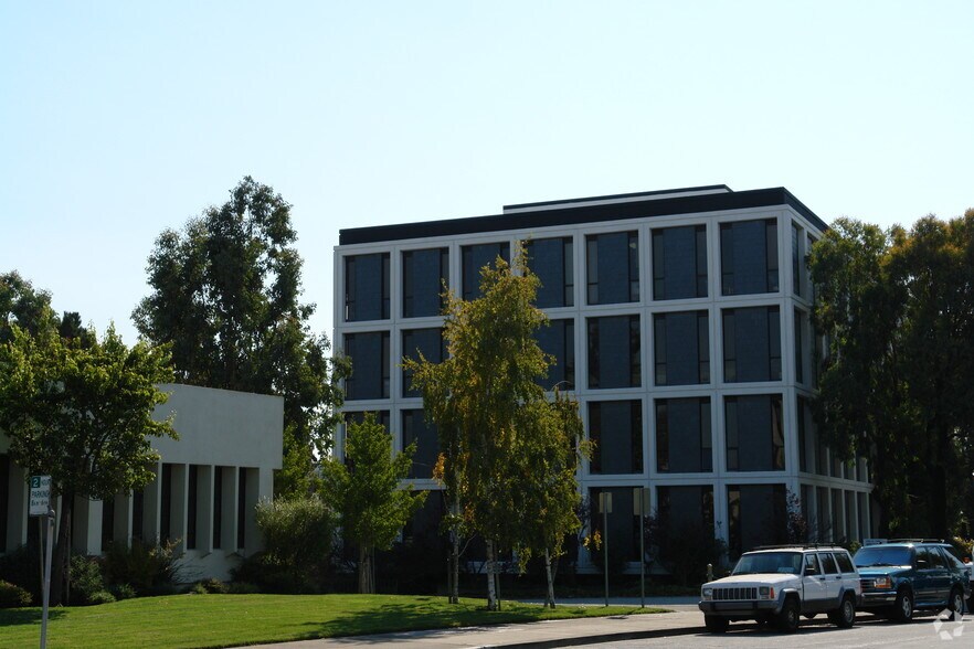 Primary Photo Of 1750 El Camino Real, Burlingame Medical For Lease