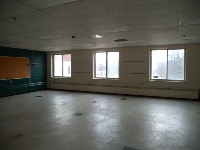 More Photos Of 10 School St, Allenstown Specialty For Sale