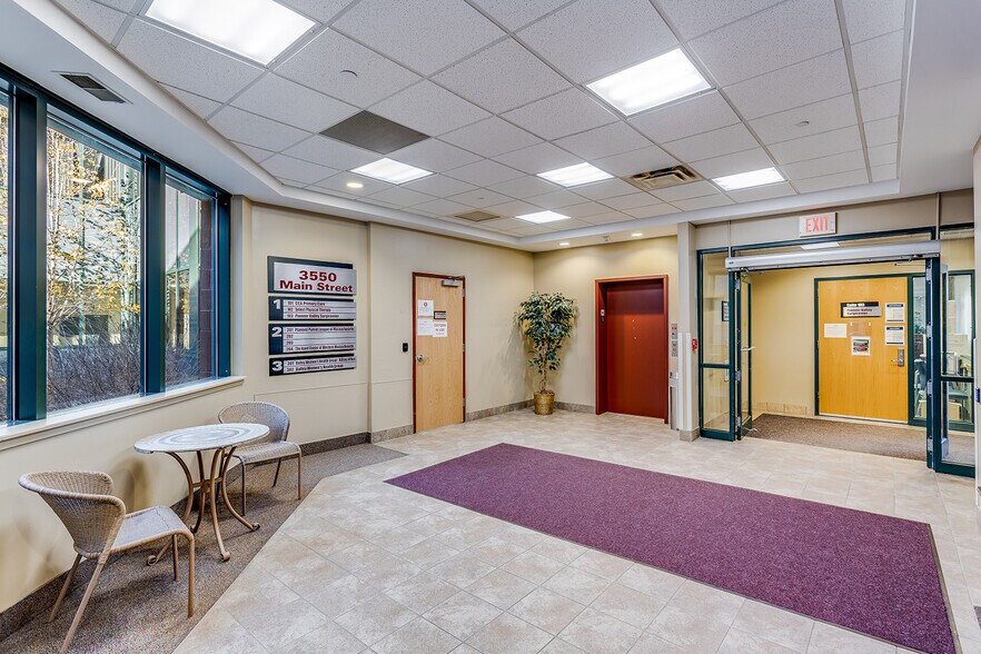 More Photos Of 3550 Main St, Springfield Medical For Lease