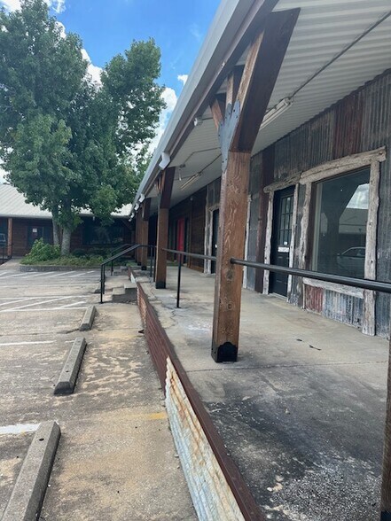 More Photos Of 1111 W Hwy 290, Dripping Springs Unknown For Lease