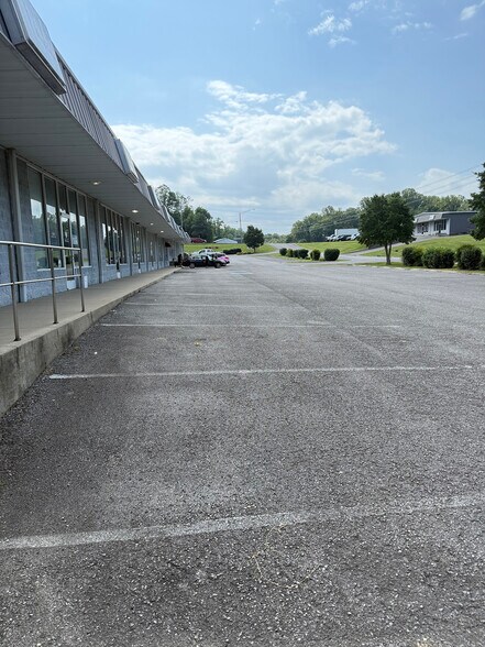 More Photos Of 1010-1038 Stearman Dr, Millersville Unknown For Lease