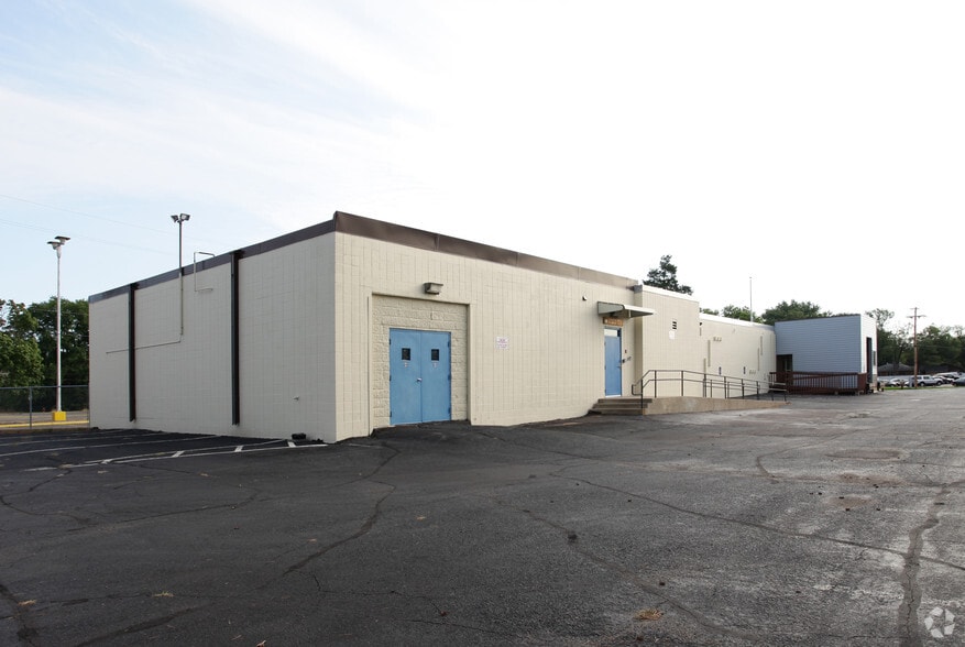 More Photos Of 5707 W Broadway Ave, Minneapolis Office For Lease