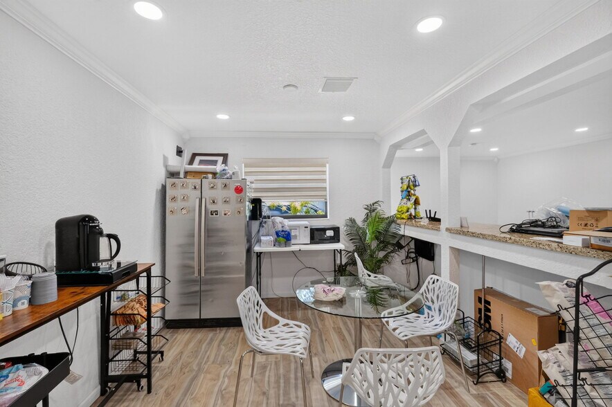 More Photos Of 16811 NE 6th Ave, Miami Office For Sale