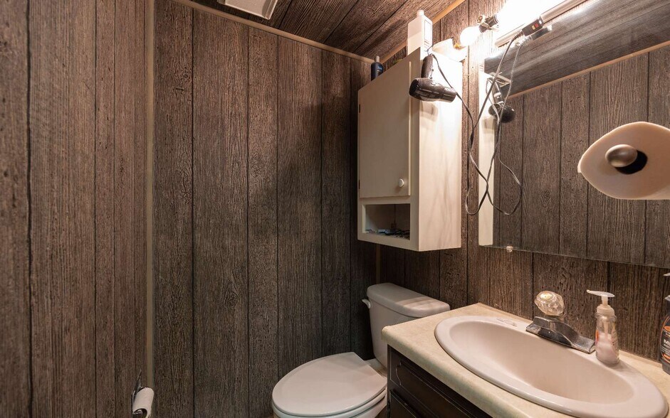 More Photos Of 11973 SE County Road 132, Jasper Office Residential For Sale