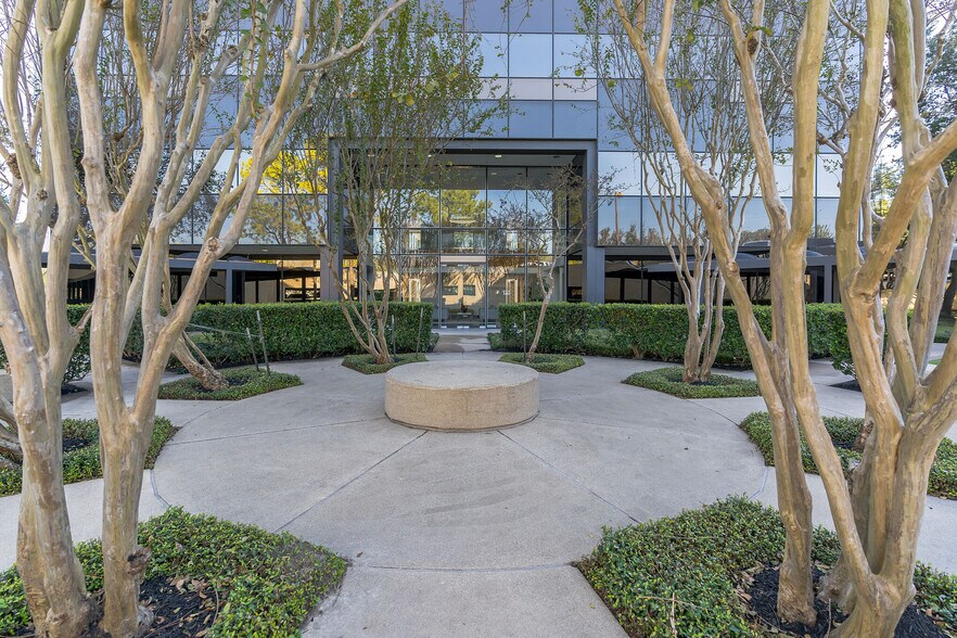More Photos Of 16420 Park Ten Place Dr, Houston Office Residential For Lease