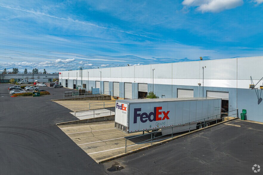 More Photos Of 4119 S Market Ct, Sacramento Unknown For Lease