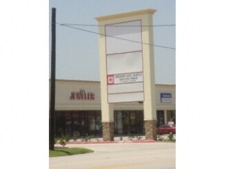More Photos Of 12101-12139 Jones Rd, Houston General Retail For Lease