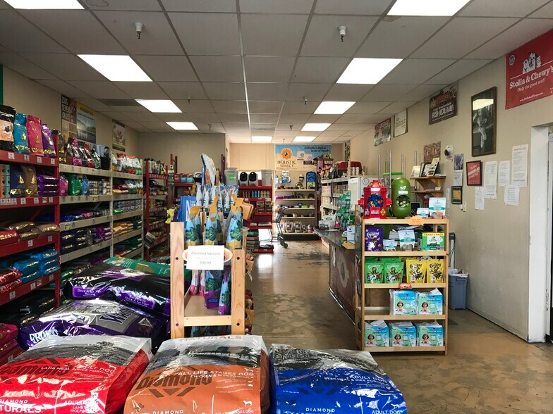 More Photos Of 1230-1360 1st St, Gilroy Unknown For Sale