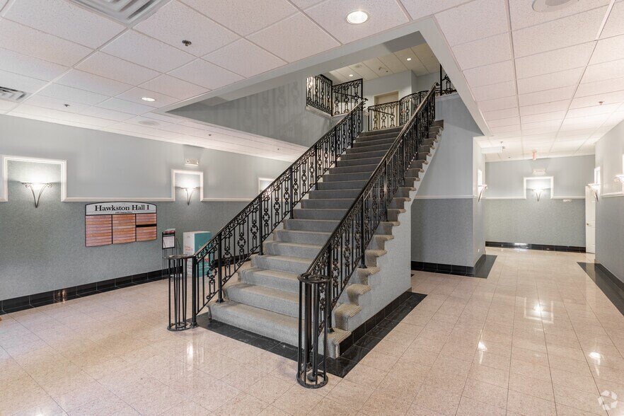 More Photos Of 1800 Nations Dr, Gurnee Office For Lease