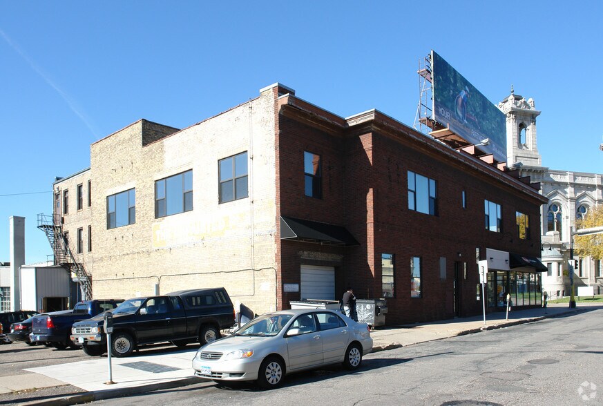 More Photos Of 1601 Hennepin Ave, Minneapolis Storefront Retail Office For Lease