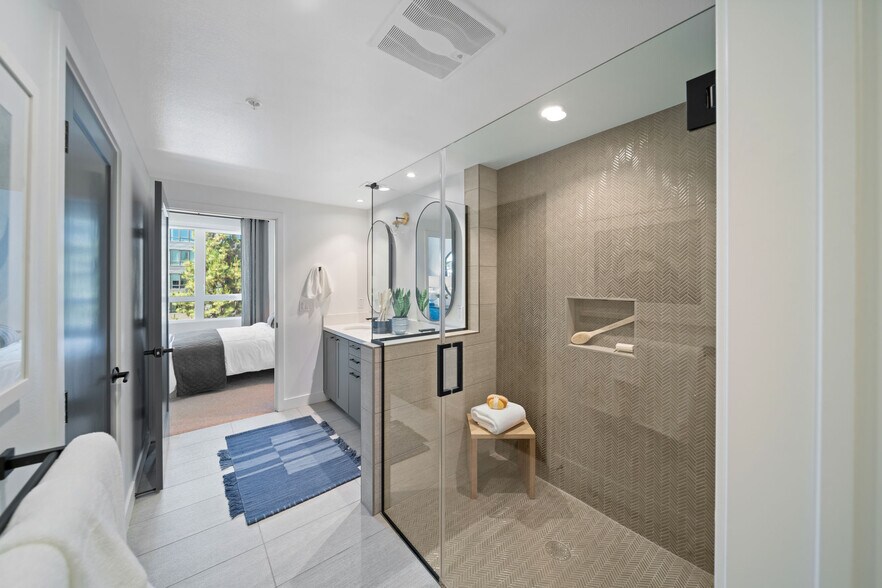 More Photos Of 585 Anton Blvd, Costa Mesa Apartments For Lease