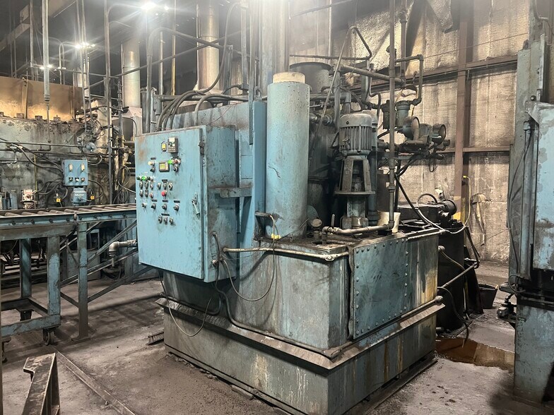 More Photos Of 400 S Gray St, Albany Manufacturing For Sale