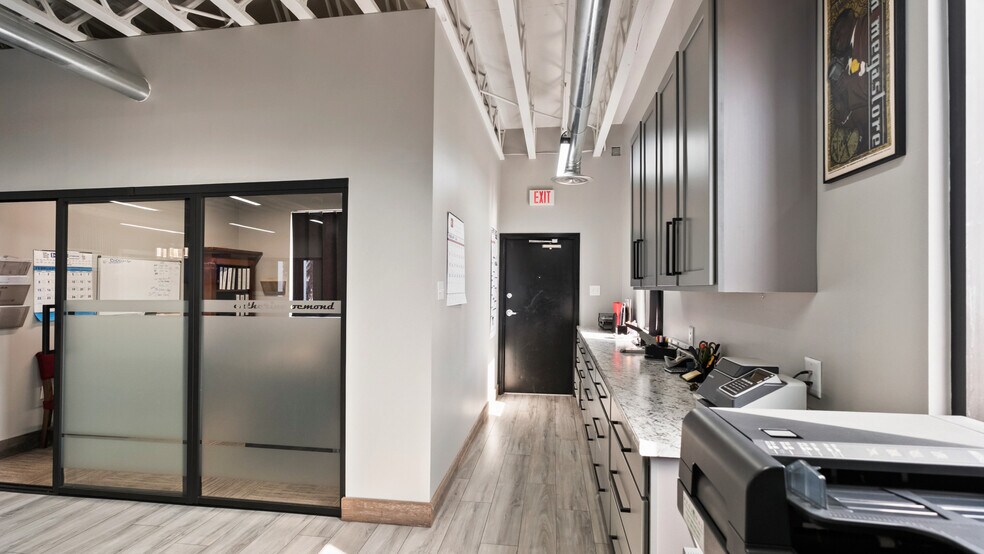 More Photos Of 3316 Florida Ave, Kenner Office For Sale