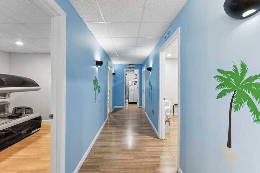 More Photos Of 506 College St W, Fayetteville Office Residential For Sale