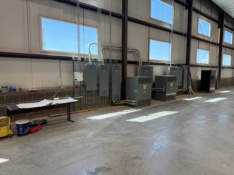 More Photos Of 4158 Links Dr, West Valley City Industrial For Lease
