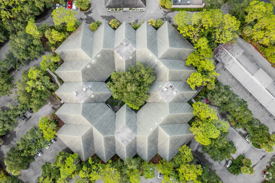 More Photos Of 3200 Bailey Ln, Naples Office For Lease