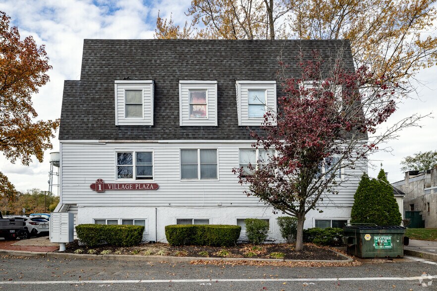 More Photos Of 1 Village Plz, Kings Park Office For Lease