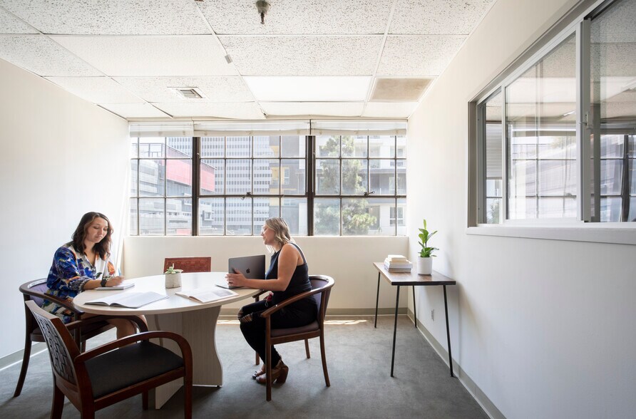 More Photos Of 1201 S Grand Ave, Los Angeles Warehouse For Lease